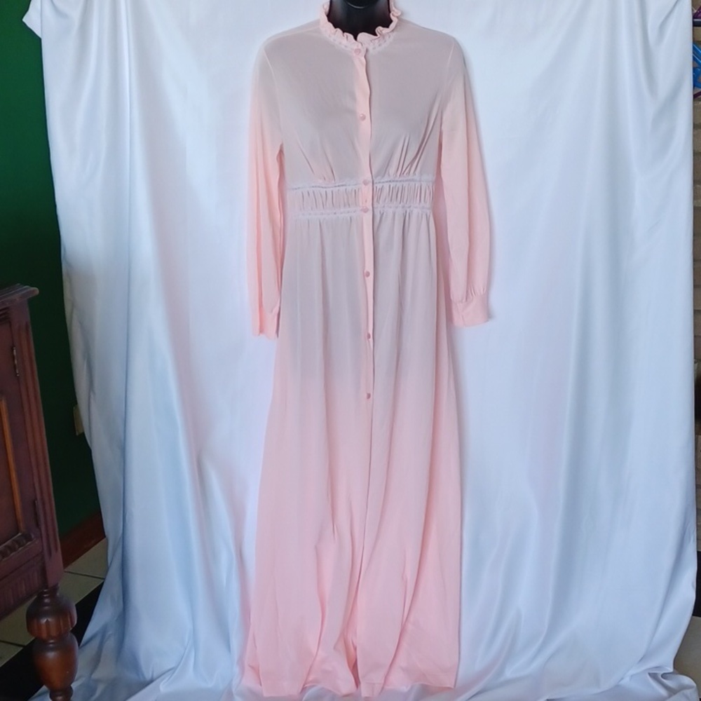 Formfit Rogers Beautiful Pink full length Robe size Small,  nylon